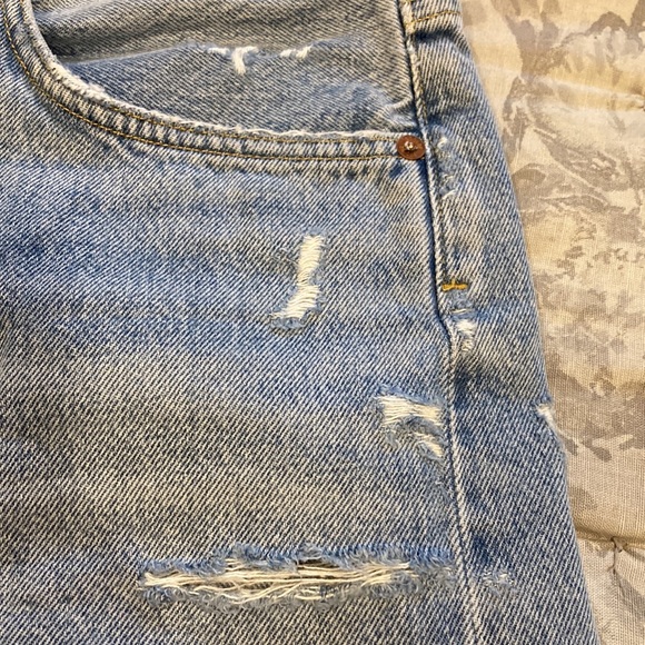 Like New Agolde Parker Shorts - Picture 6 of 16